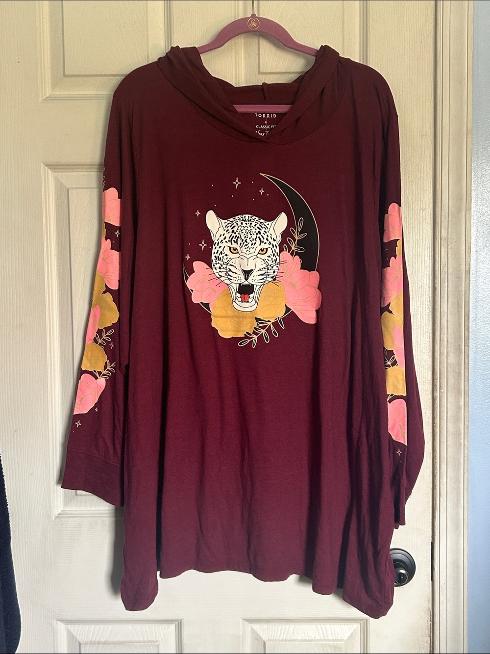 Torrid classic fit long sleeve hooded t-shirt size 6X